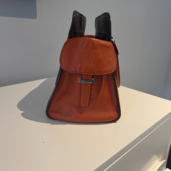 Michael Kors Medium purse - Picture 2 of 5